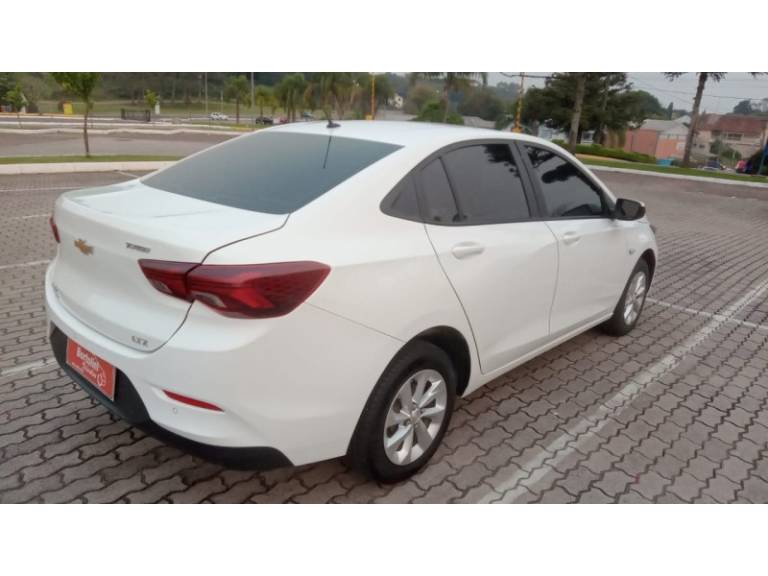 CHEVROLET - ONIX - 2021/2022 - Branca - R$ 67.900,00