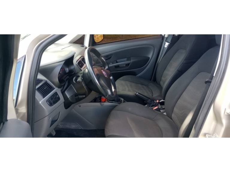 FIAT - PUNTO - 2011/2011 - Bege - R$ 33.000,00