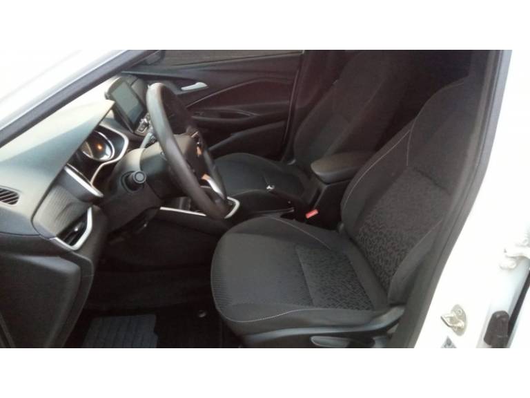 CHEVROLET - ONIX - 2021/2022 - Branca - R$ 67.900,00