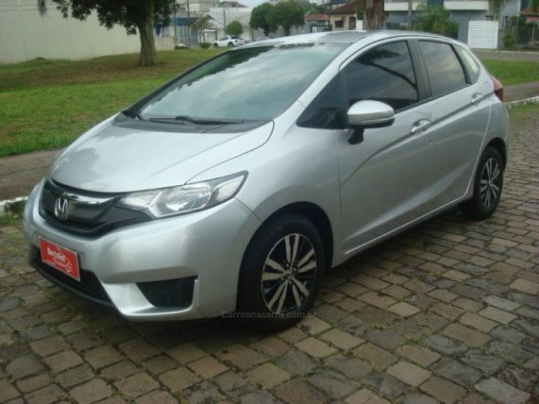 HONDA - FIT - 2014/2015 - Prata - R$ 47.000,00