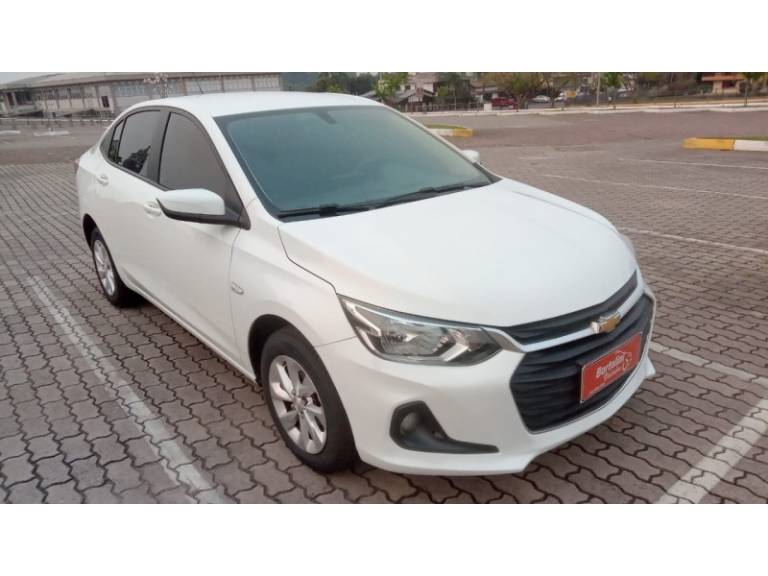 CHEVROLET - ONIX - 2021/2022 - Branca - R$ 67.900,00