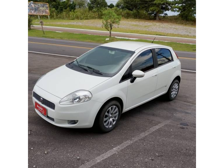 FIAT - PUNTO - 2011/2011 - Branca - R$ 35.000,00