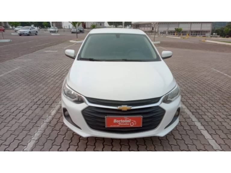 CHEVROLET - ONIX - 2021/2022 - Branca - R$ 67.900,00