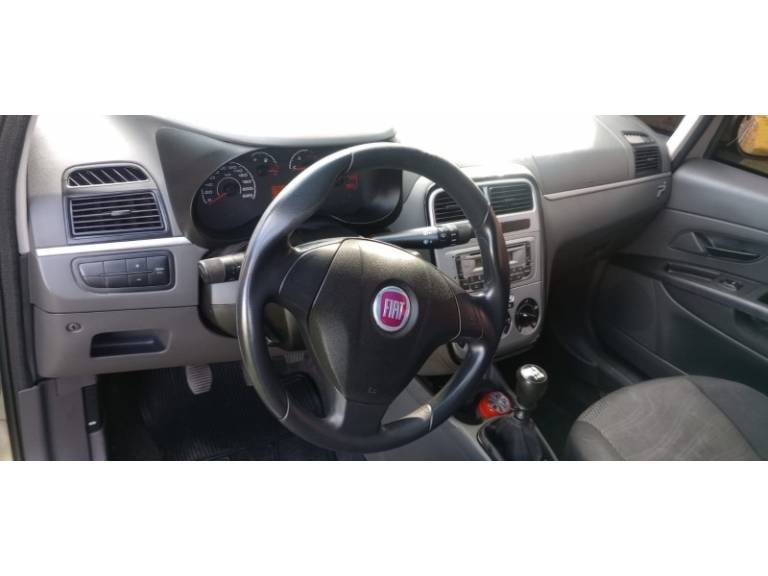 FIAT - PUNTO - 2011/2011 - Bege - R$ 33.000,00