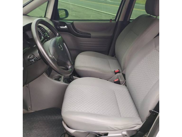 CHEVROLET - ZAFIRA - 2005/2005 - Branca - R$ 28.000,00