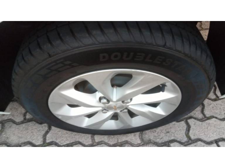 CHEVROLET - ONIX - 2021/2022 - Branca - R$ 67.900,00